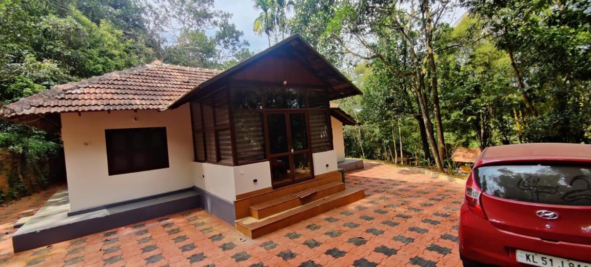 Clay Resort By Bestinn Leisure - Wayanad Padinjarathara Exterior photo