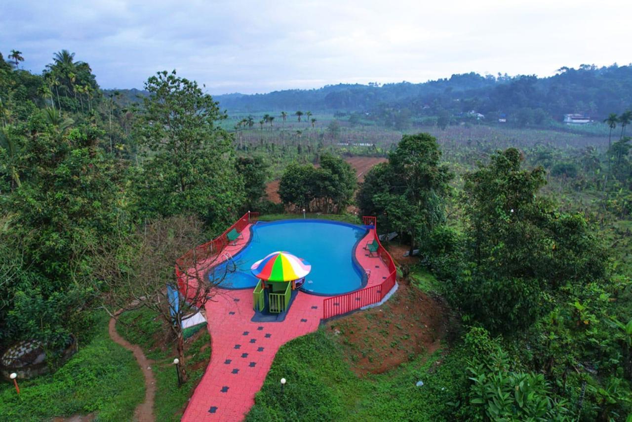 Clay Resort By Bestinn Leisure - Wayanad Padinjarathara Exterior photo